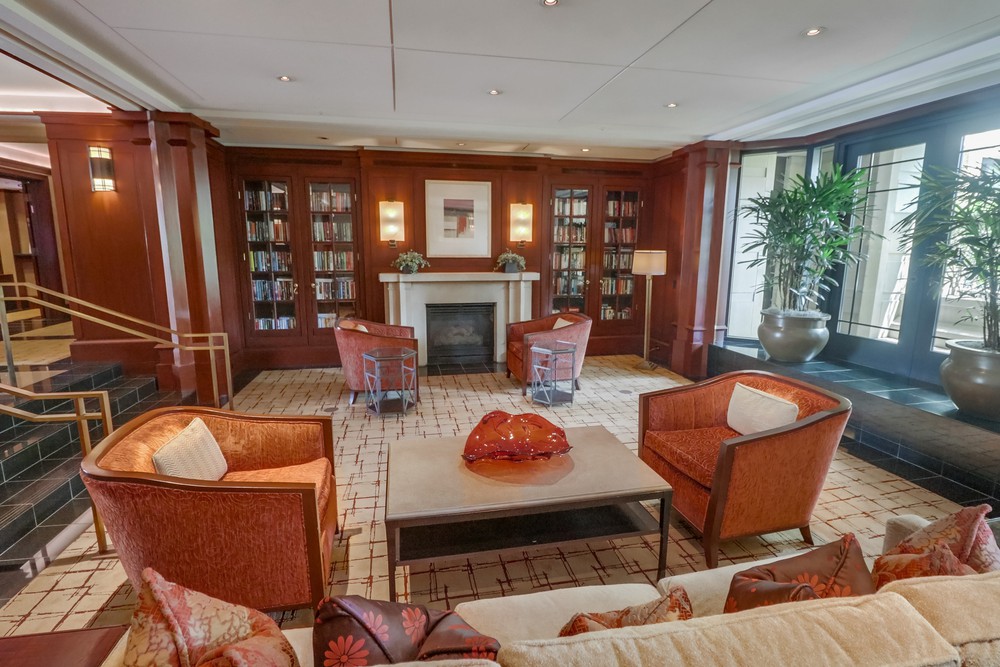 Virtual tour photo 8 of 52 for 500 W Harbor Dr