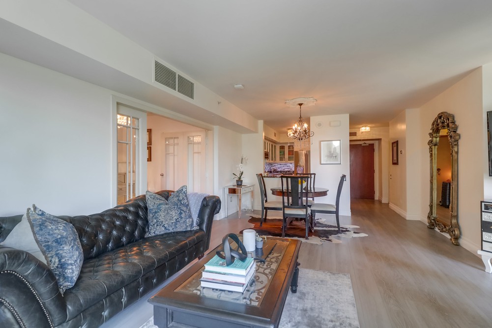 Virtual tour photo 12 of 52 for 500 W Harbor Dr