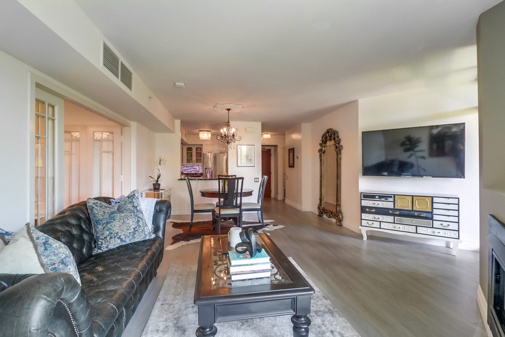 Virtual tour photo 13 of 52 for 500 W Harbor Dr