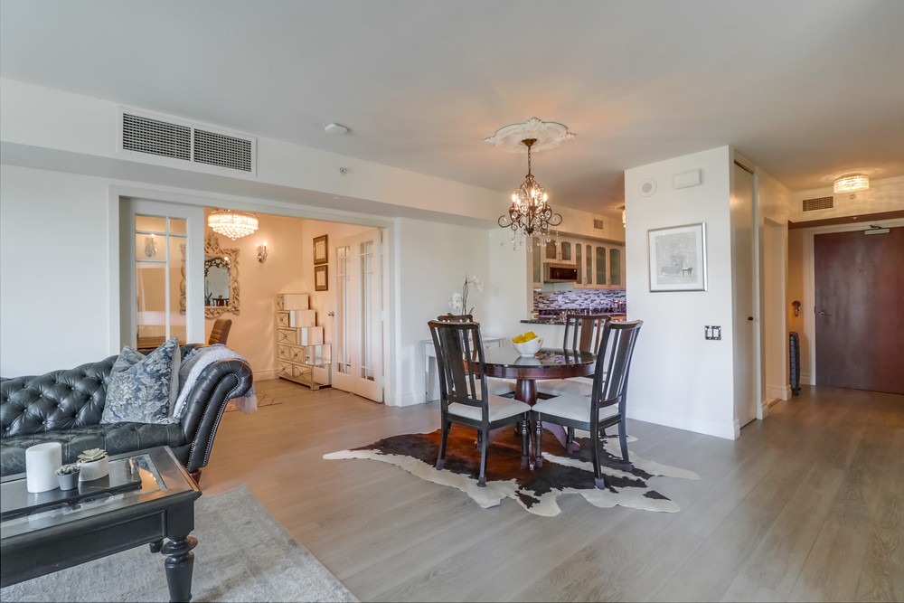 Virtual tour photo 14 of 52 for 500 W Harbor Dr