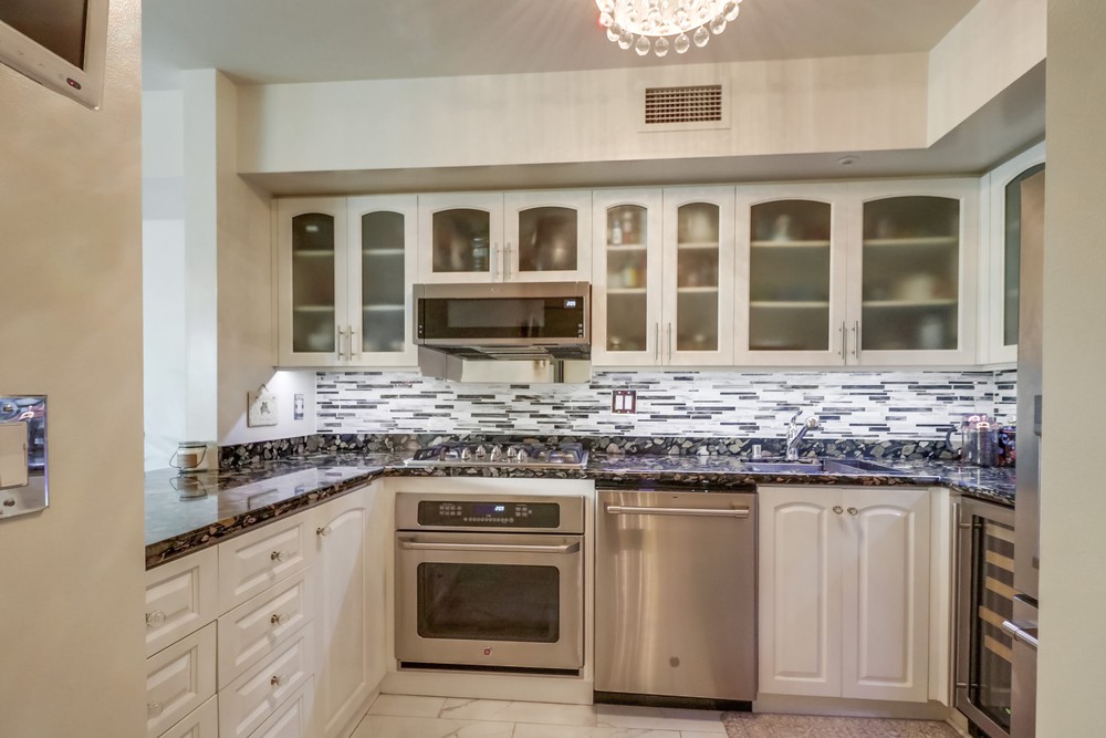 Virtual tour photo 19 of 52 for 500 W Harbor Dr