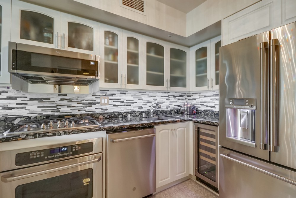 Virtual tour photo 21 of 52 for 500 W Harbor Dr