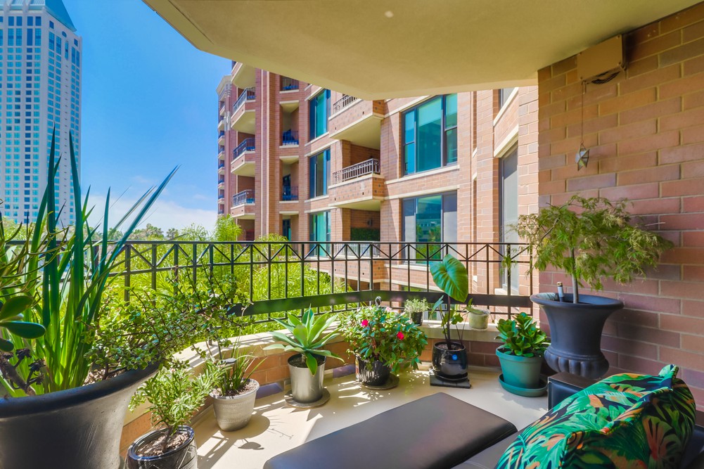 Virtual tour photo 31 of 52 for 500 W Harbor Dr