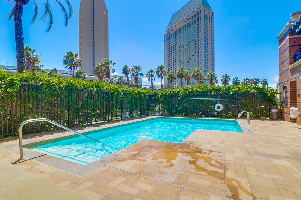 Virtual tour photo 46 of 52 for 500 W Harbor Dr