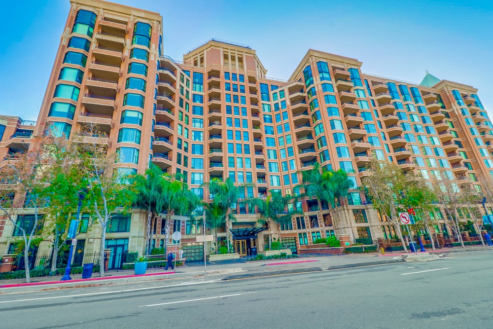 Virtual tour photo 1 of 54 for 500 W Harbor Dr UNIT 612