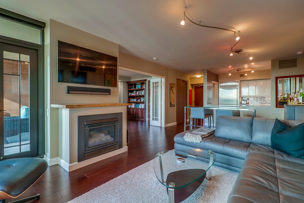 Virtual tour photo 8 of 54 for 500 W Harbor Dr UNIT 612
