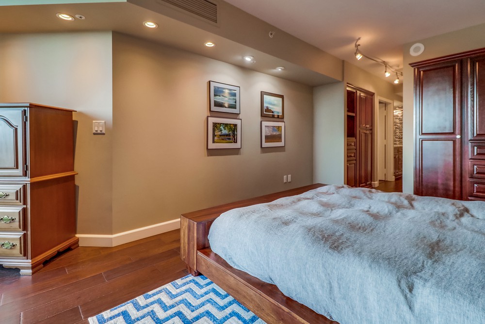 Virtual tour photo 33 of 54 for 500 W Harbor Dr UNIT 612