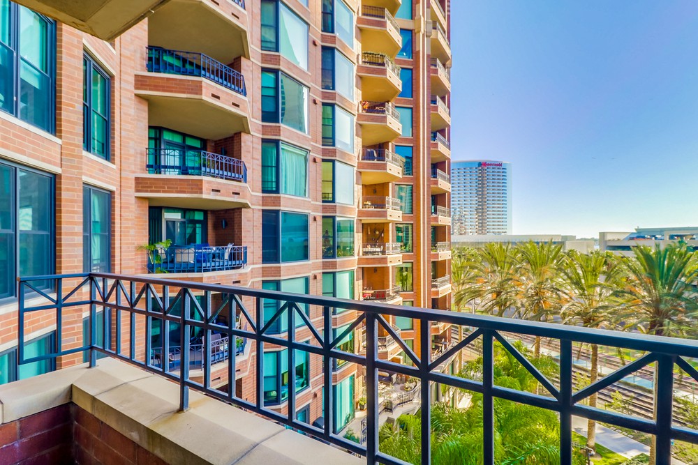 Virtual tour photo 43 of 54 for 500 W Harbor Dr UNIT 612