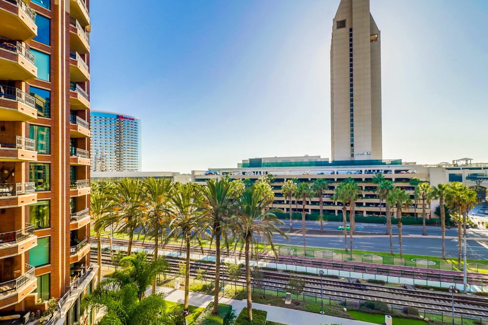 Virtual tour photo 46 of 54 for 500 W Harbor Dr UNIT 612