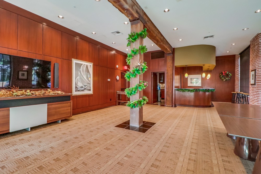 Virtual tour photo 48 of 54 for 500 W Harbor Dr UNIT 612