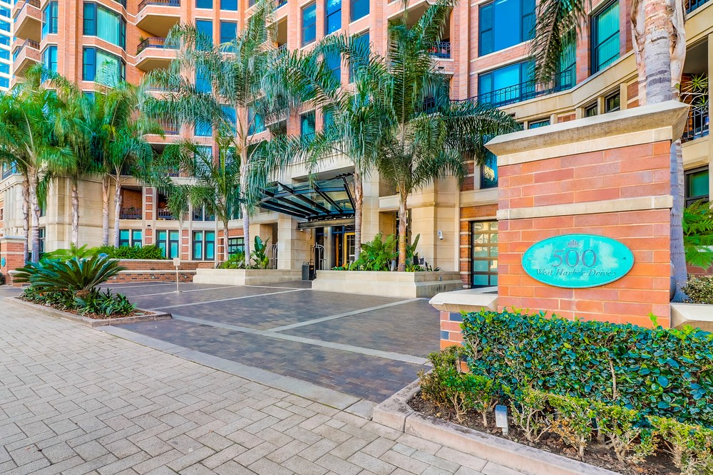 Virtual tour photo 5 of 51 for 500 W Harbor Dr UNIT 807