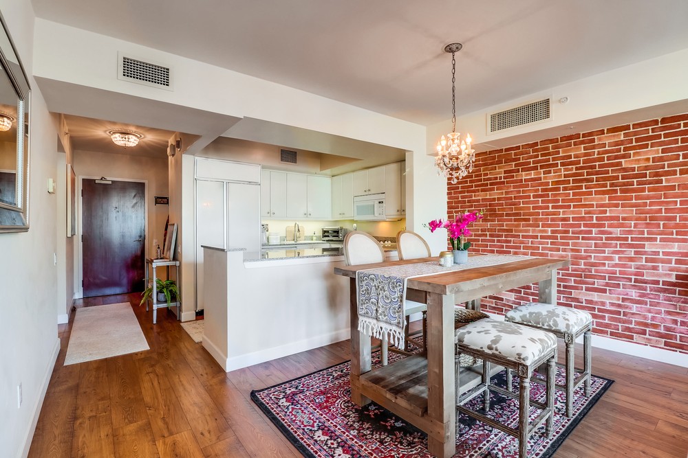 Virtual tour photo 16 of 51 for 500 W Harbor Dr UNIT 807