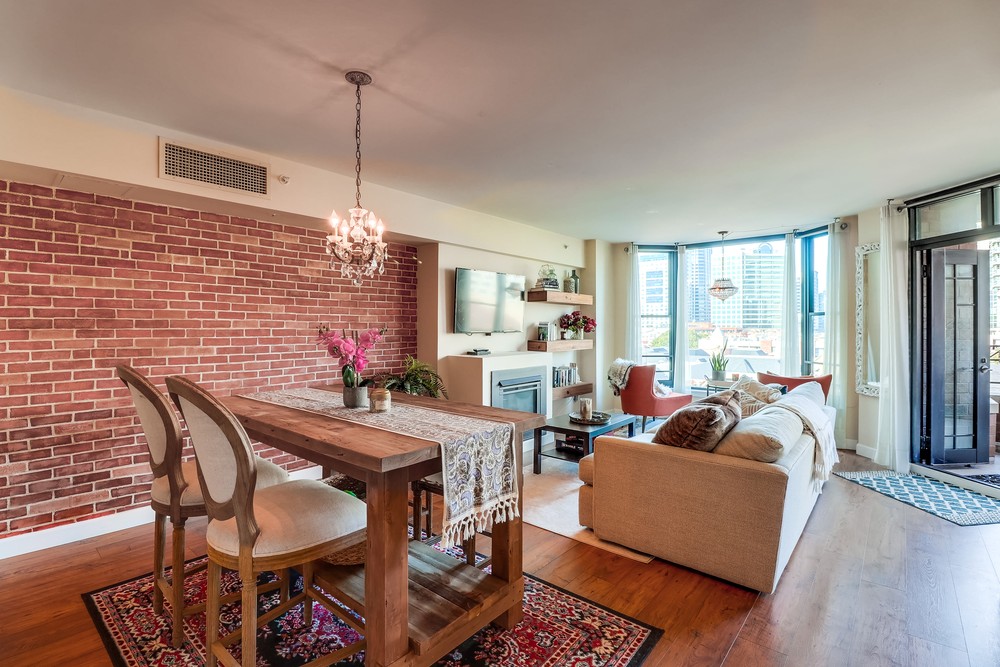 Virtual tour photo 18 of 51 for 500 W Harbor Dr UNIT 807