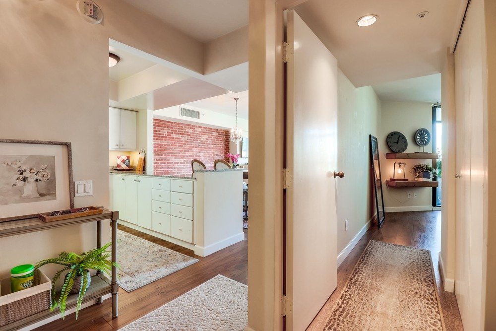 Virtual tour photo 29 of 51 for 500 W Harbor Dr UNIT 807