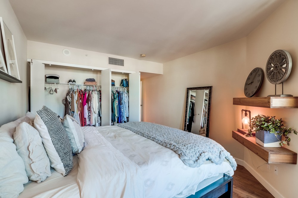 Virtual tour photo 33 of 51 for 500 W Harbor Dr UNIT 807