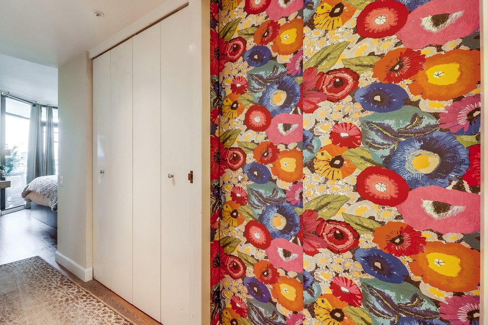 Virtual tour photo 35 of 51 for 500 W Harbor Dr UNIT 807