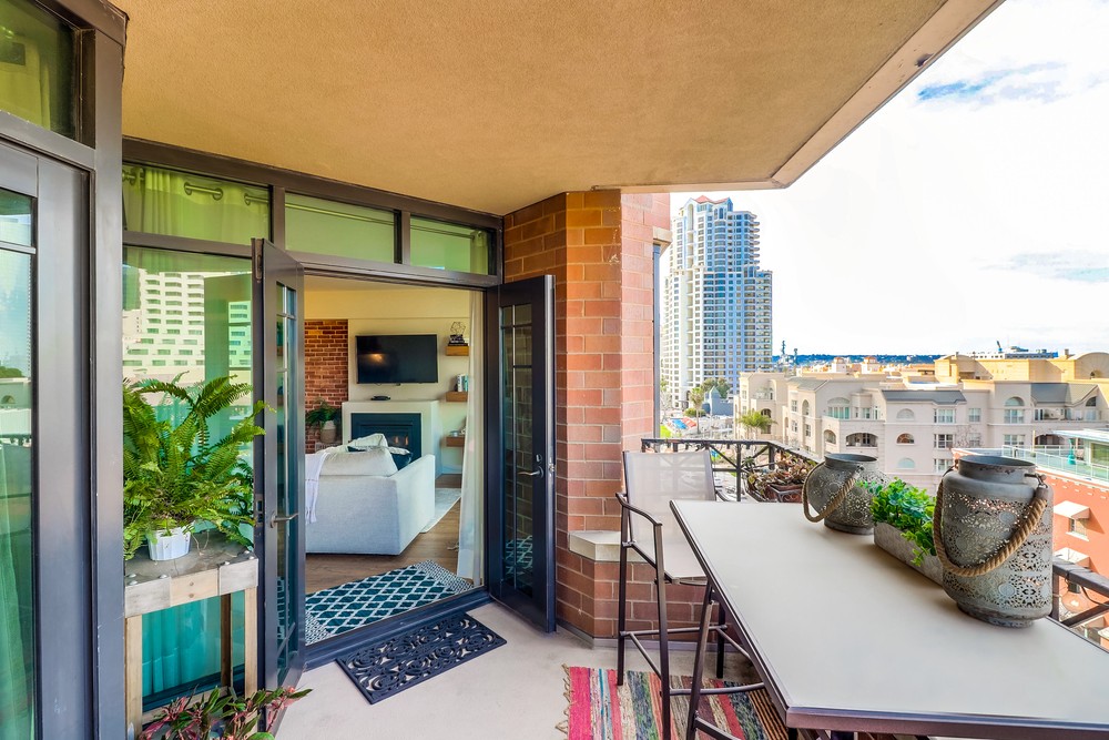 Virtual tour photo 40 of 51 for 500 W Harbor Dr UNIT 807