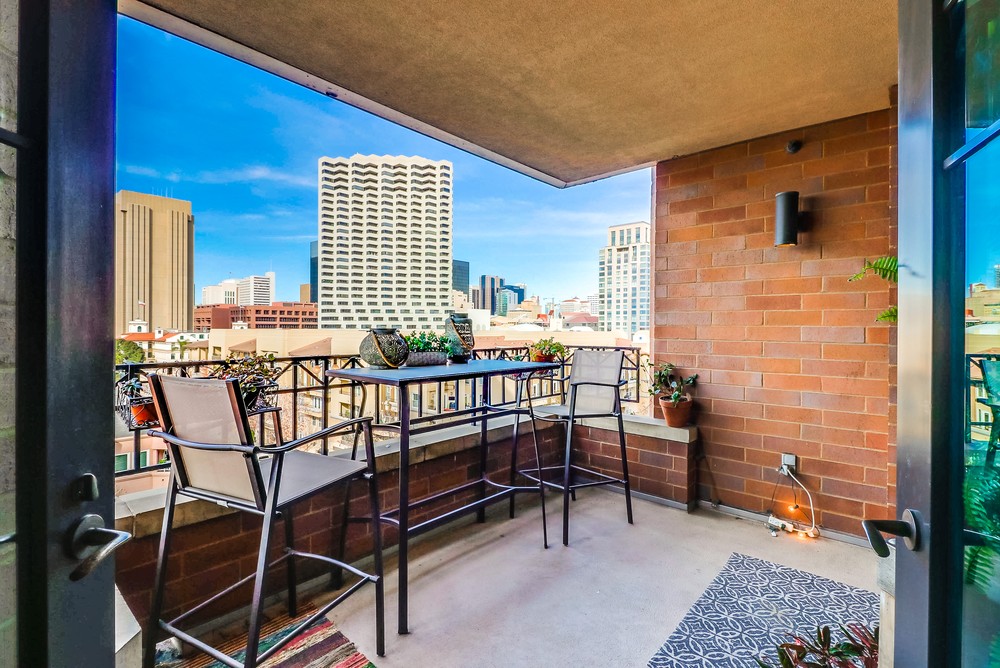 Virtual tour photo 41 of 51 for 500 W Harbor Dr UNIT 807