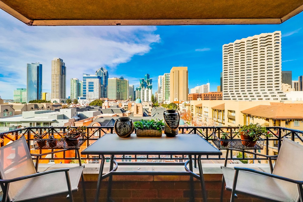 Virtual tour photo 42 of 51 for 500 W Harbor Dr UNIT 807