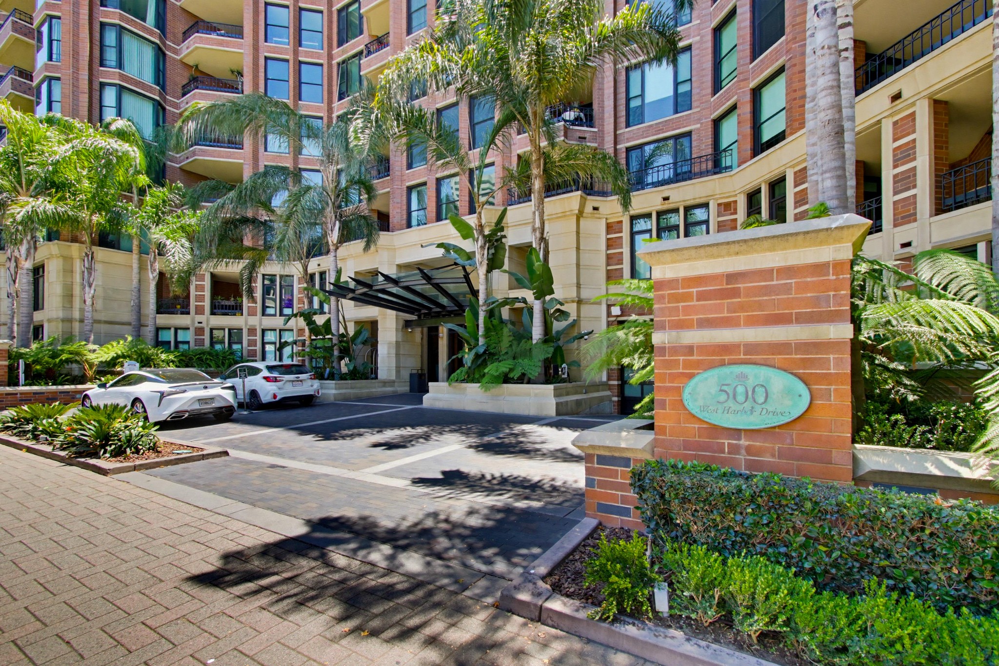 Virtual tour photo 4 of 79 for 500 W Harbor Dr UNIT 905
