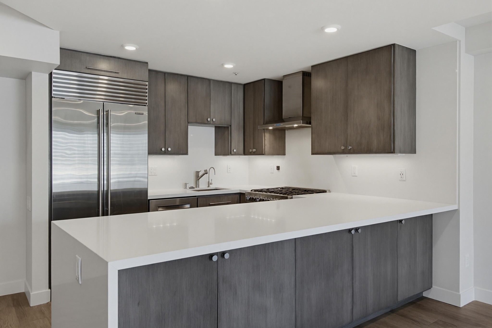 Virtual tour photo 16 of 79 for 500 W Harbor Dr UNIT 905