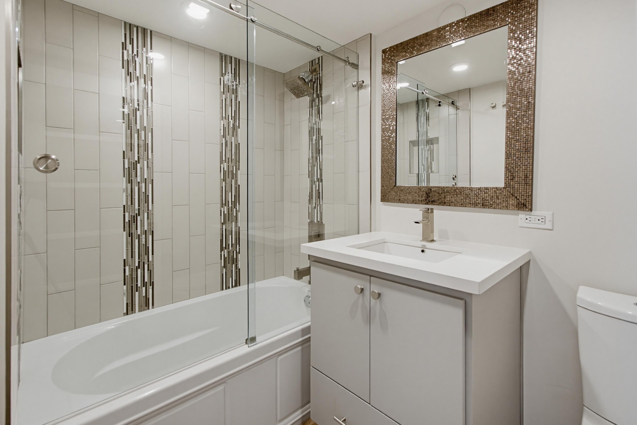 Virtual tour photo 29 of 79 for 500 W Harbor Dr UNIT 905