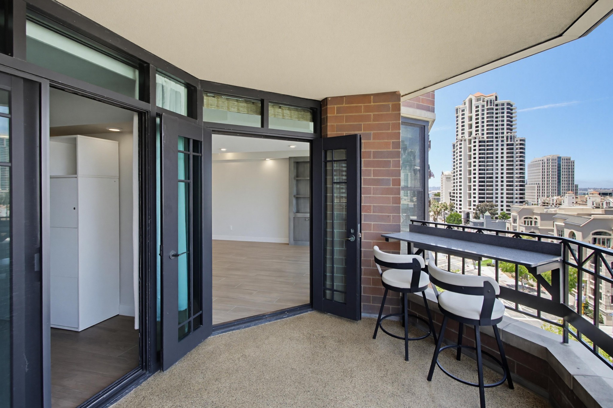 Virtual tour photo 36 of 79 for 500 W Harbor Dr UNIT 905