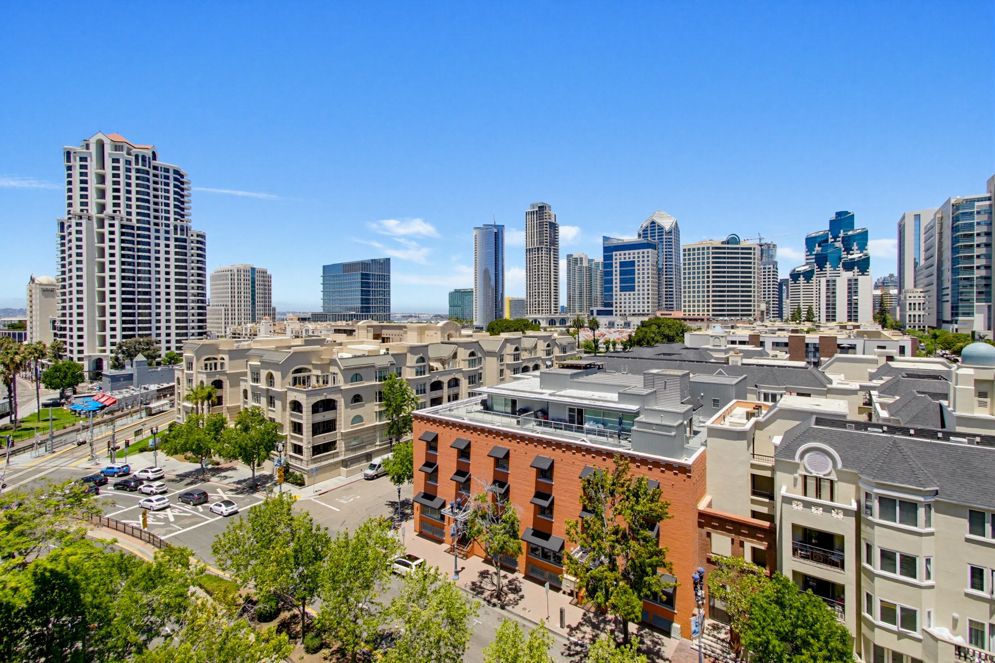 Virtual tour photo 40 of 79 for 500 W Harbor Dr UNIT 905