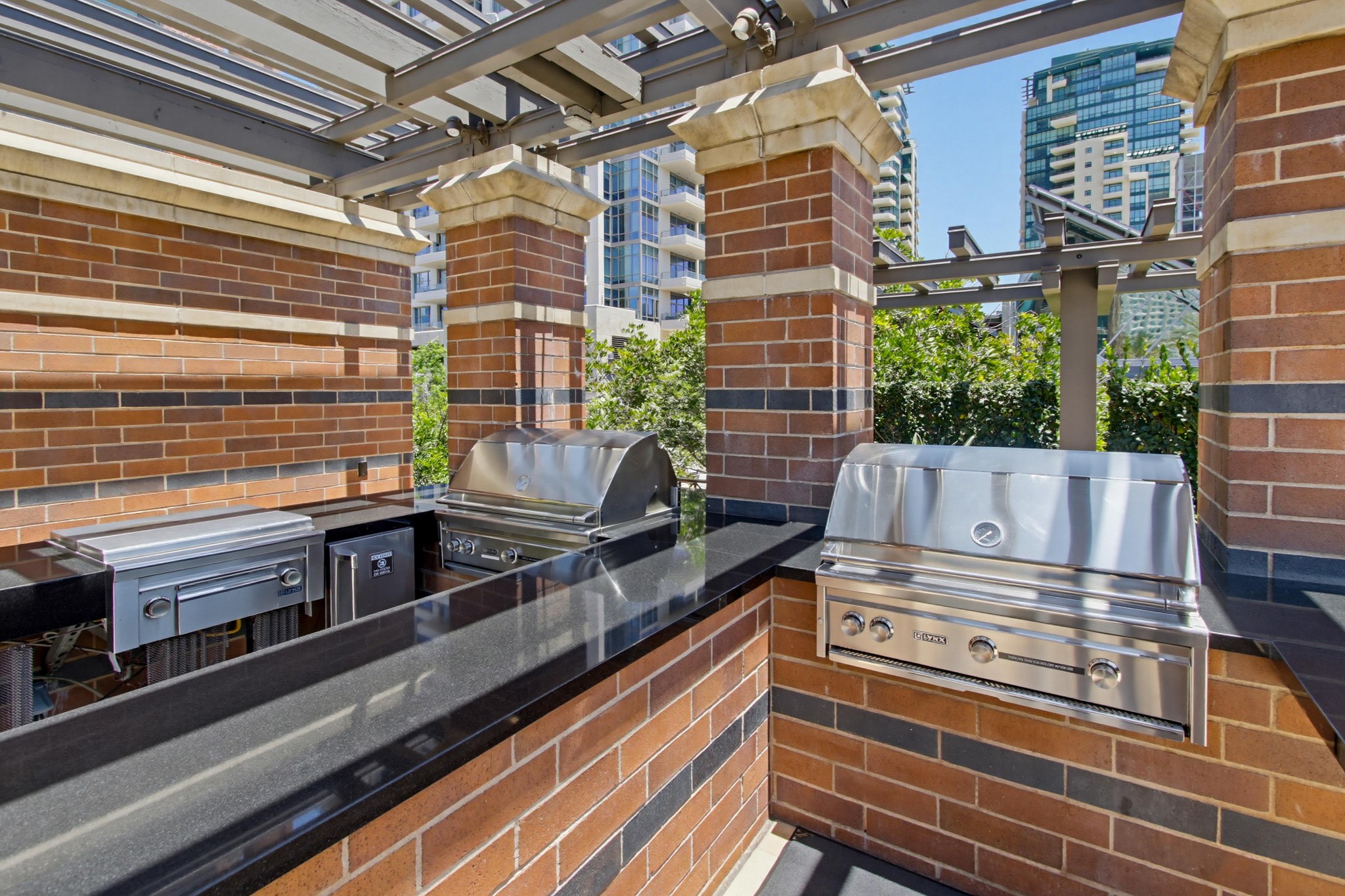 Virtual tour photo 53 of 79 for 500 W Harbor Dr UNIT 905