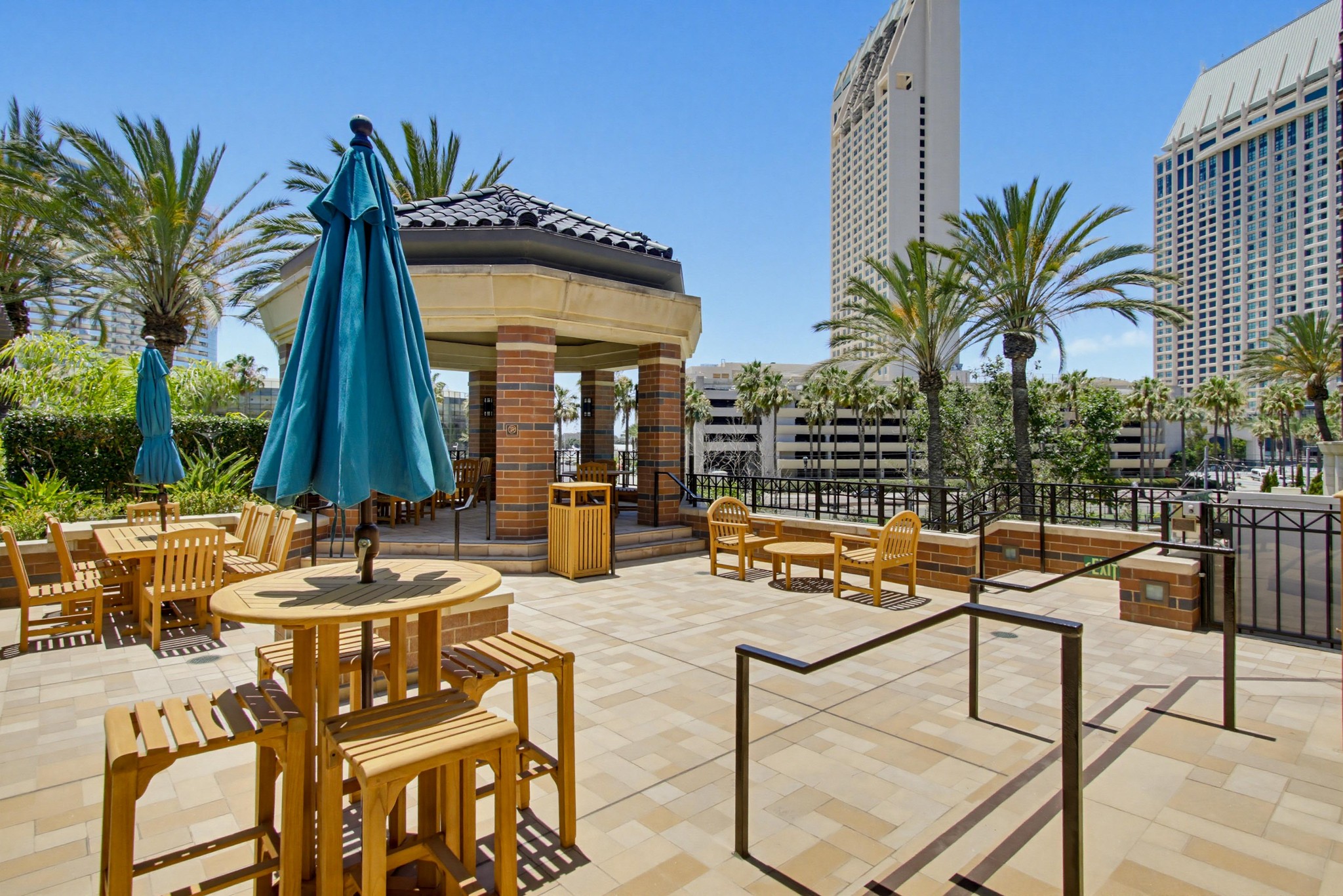 Virtual tour photo 56 of 79 for 500 W Harbor Dr UNIT 905