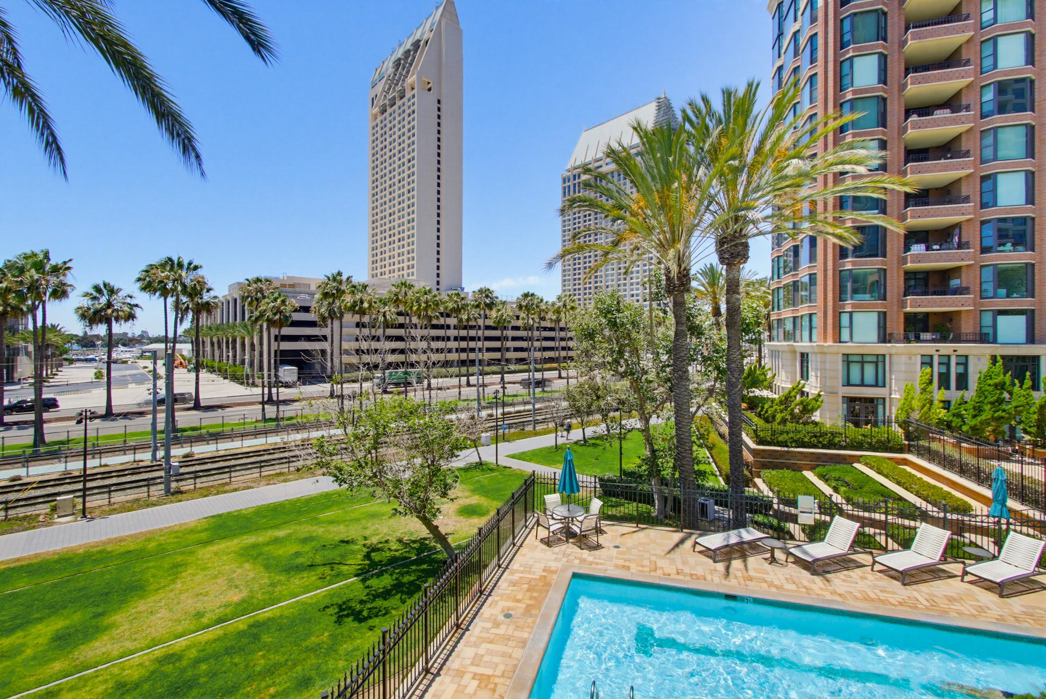 Virtual tour photo 60 of 79 for 500 W Harbor Dr UNIT 905