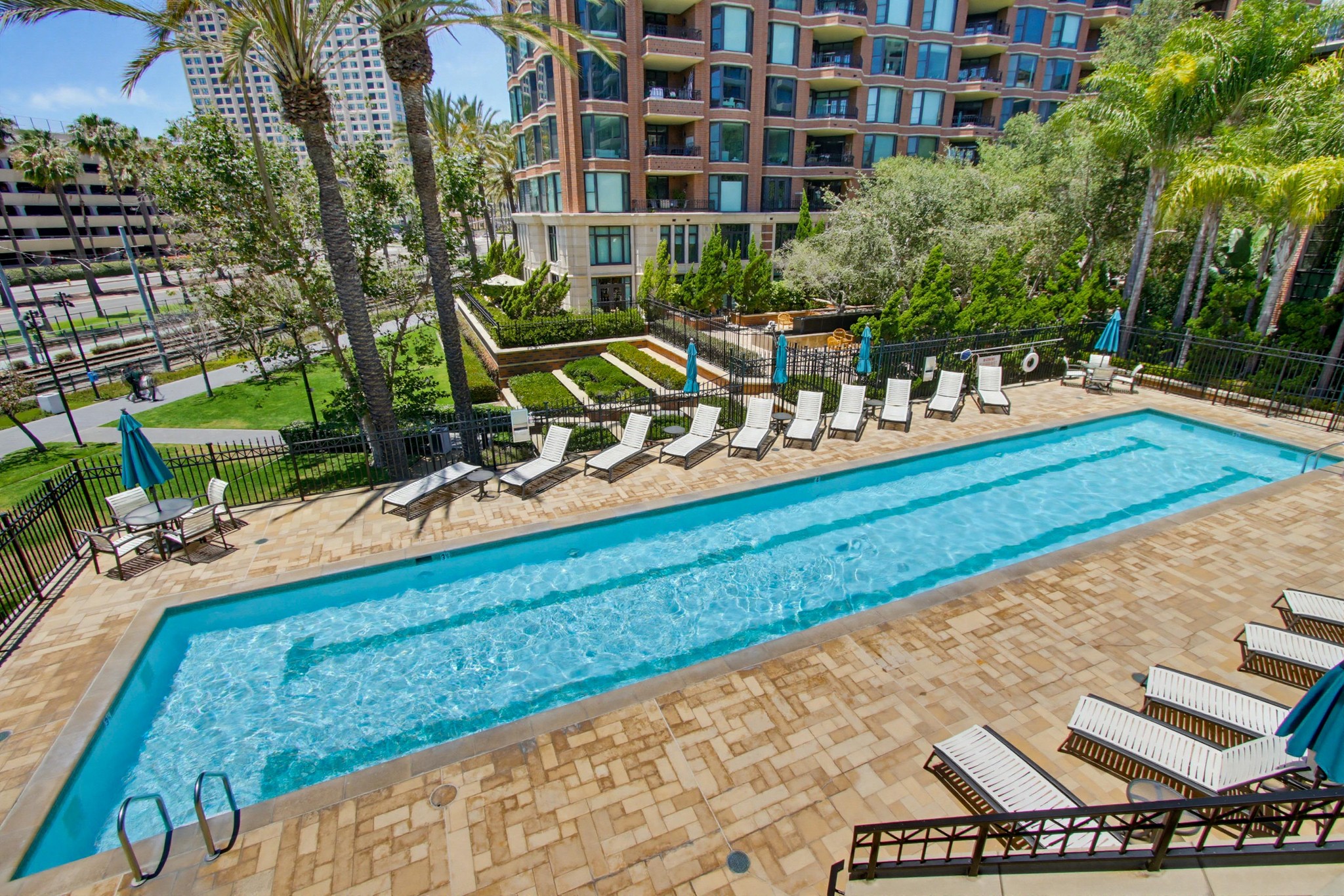 Virtual tour photo 61 of 79 for 500 W Harbor Dr UNIT 905