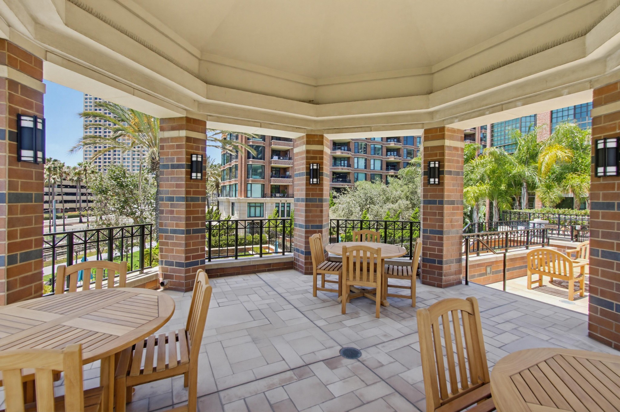 Virtual tour photo 62 of 79 for 500 W Harbor Dr UNIT 905