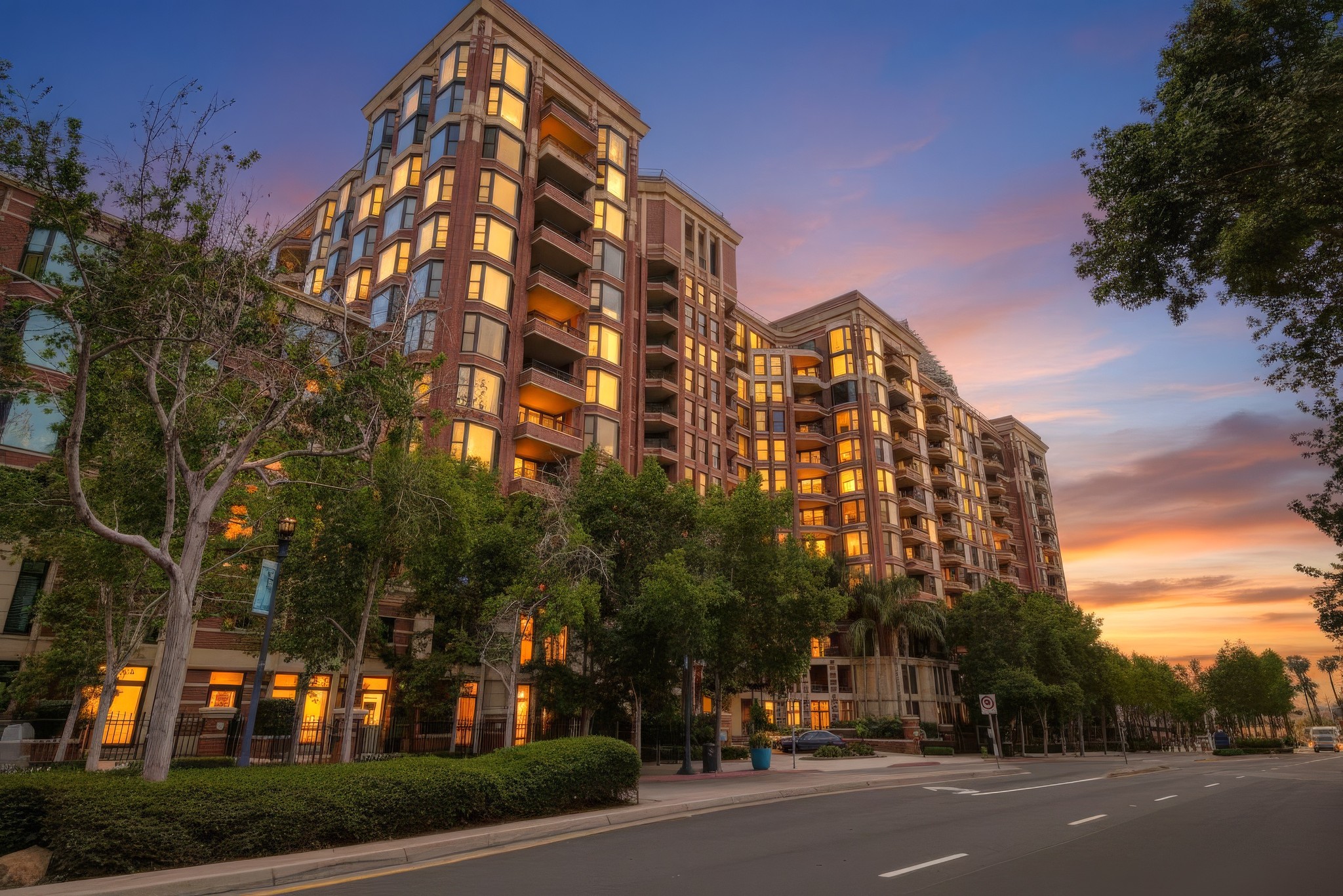 Virtual tour photo 70 of 79 for 500 W Harbor Dr UNIT 905