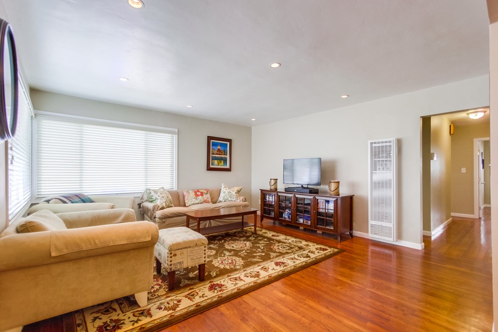 Virtual tour photo 7 of 36 for 5011 Elm St