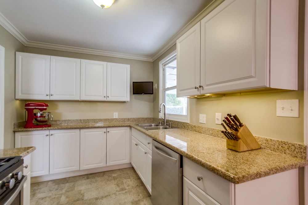 Virtual tour photo 14 of 36 for 5011 Elm St