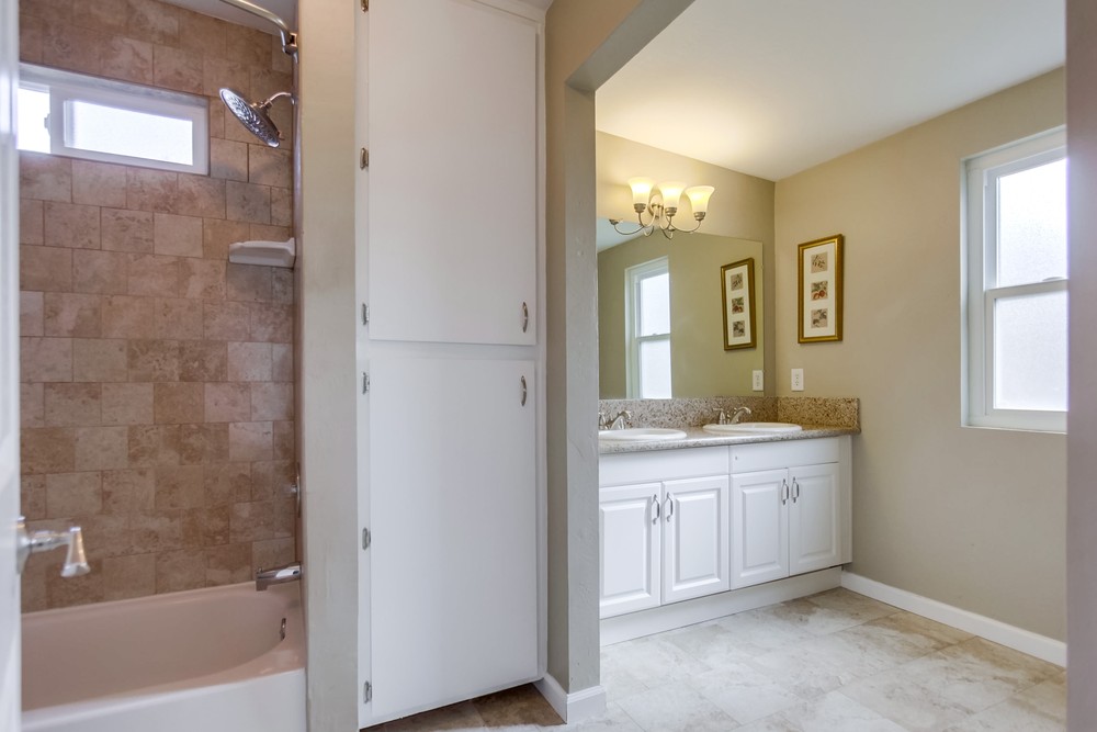 Virtual tour photo 32 of 36 for 5011 Elm St