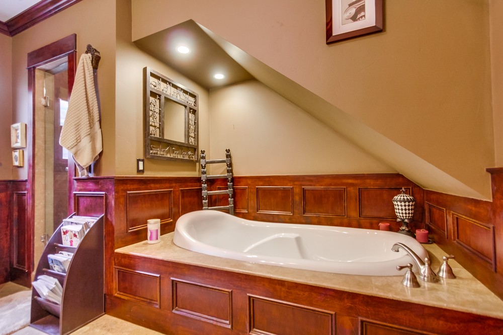 Virtual tour photo 23 of 54 for 5012 Hawley Boulevard