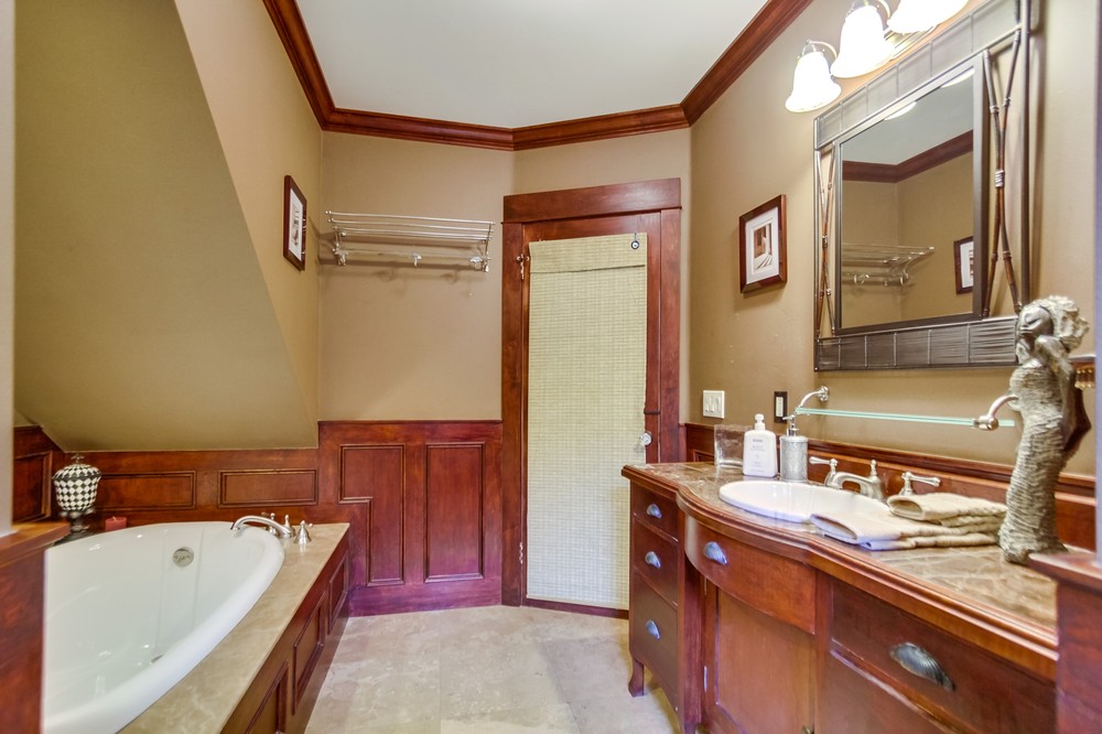 Virtual tour photo 24 of 54 for 5012 Hawley Boulevard