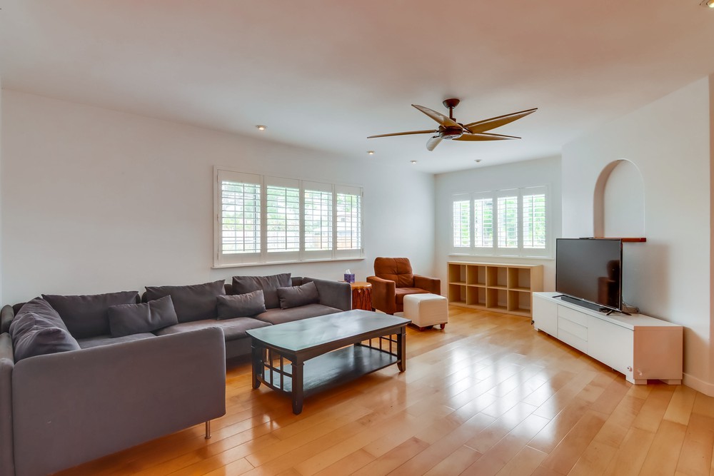 Virtual tour photo 9 of 55 for 5024 Fanuel St