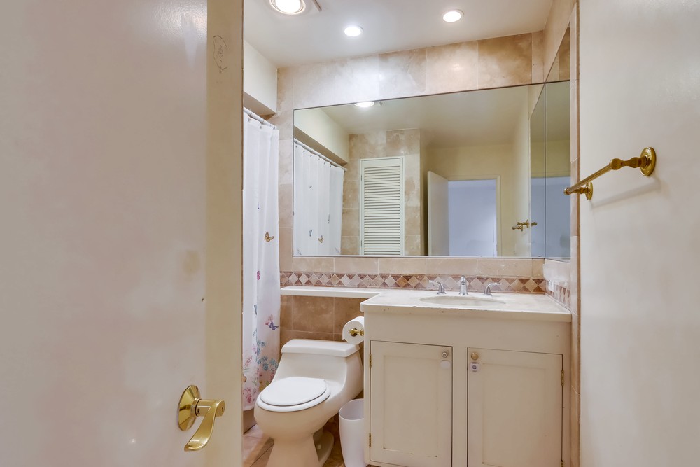 Virtual tour photo 40 of 55 for 5024 Fanuel St