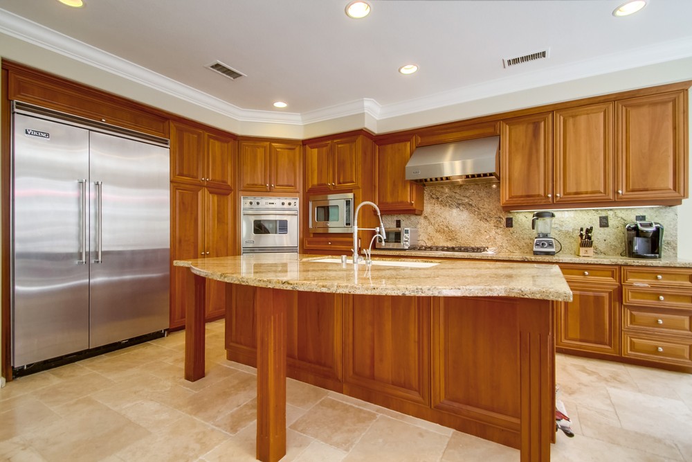 Virtual tour photo 18 of 47 for 5025 Seagrove Cove