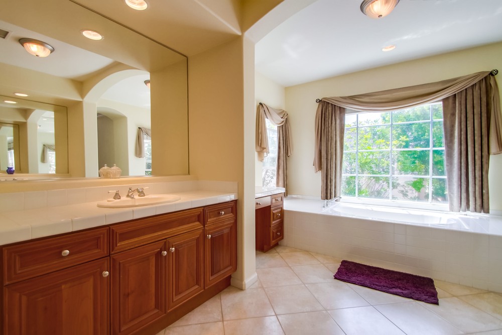 Virtual tour photo 29 of 47 for 5025 Seagrove Cove