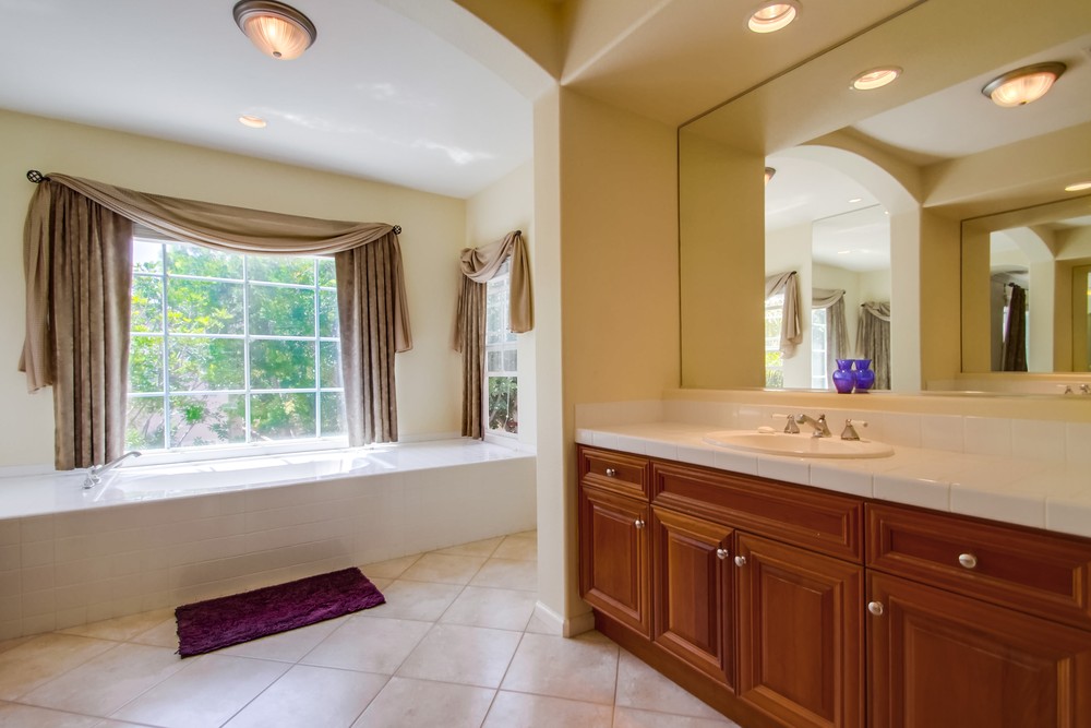 Virtual tour photo 30 of 47 for 5025 Seagrove Cove
