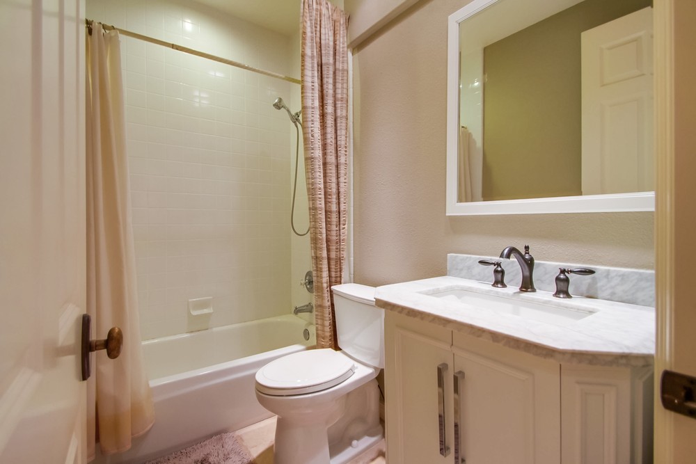 Virtual tour photo 37 of 47 for 5025 Seagrove Cove