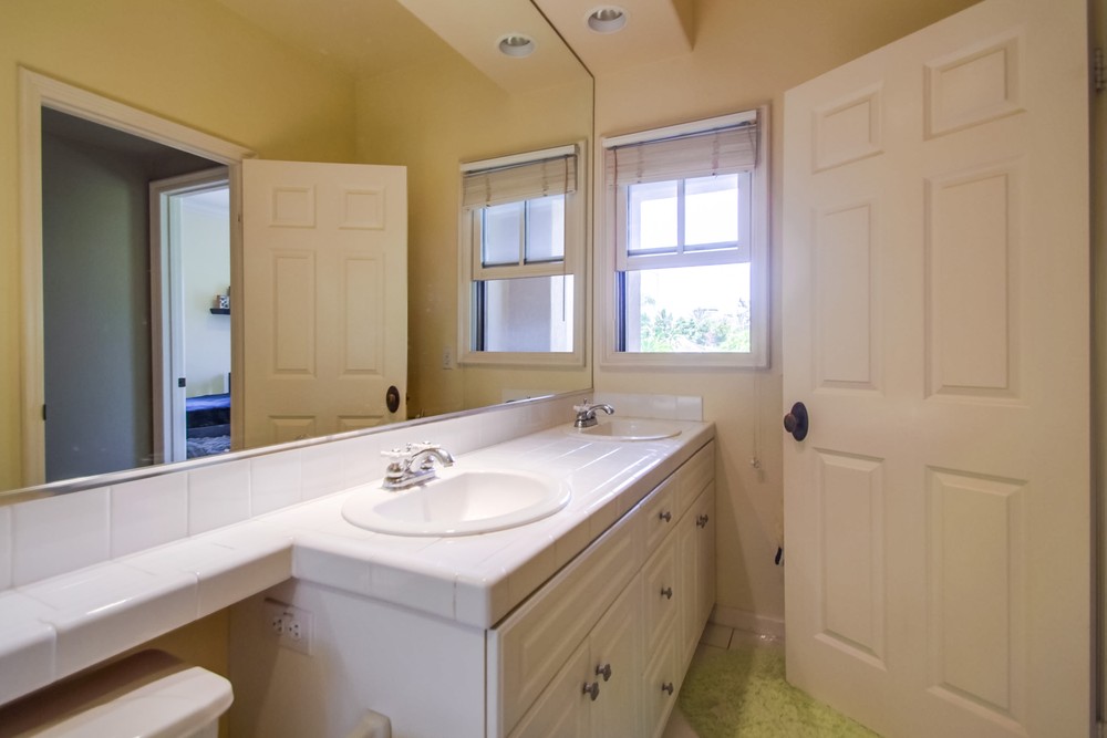 Virtual tour photo 42 of 47 for 5025 Seagrove Cove