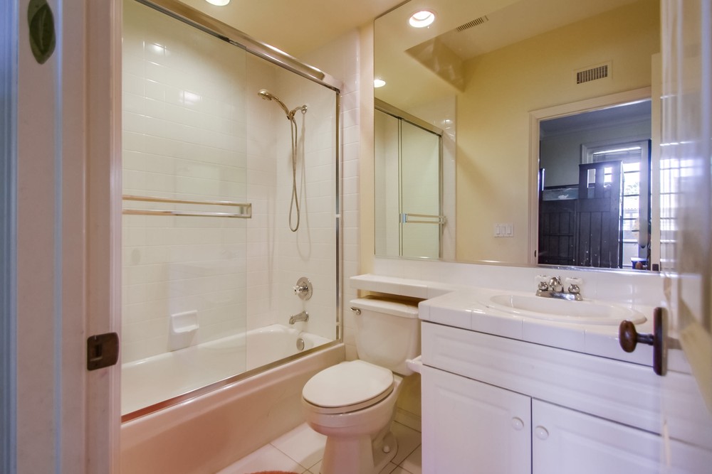 Virtual tour photo 45 of 47 for 5025 Seagrove Cove