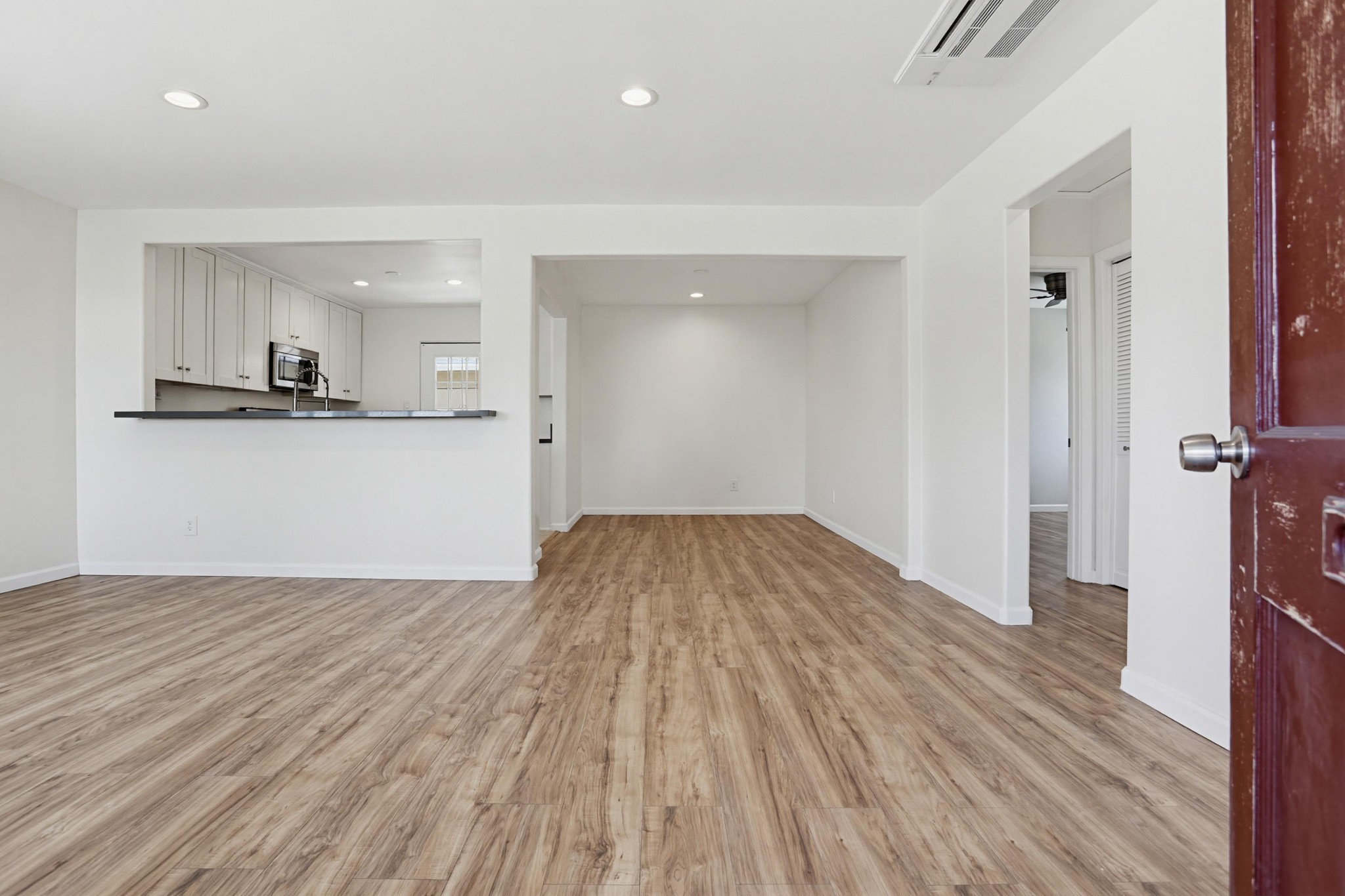 Virtual tour photo 8 of 35 for 5026 70th St
