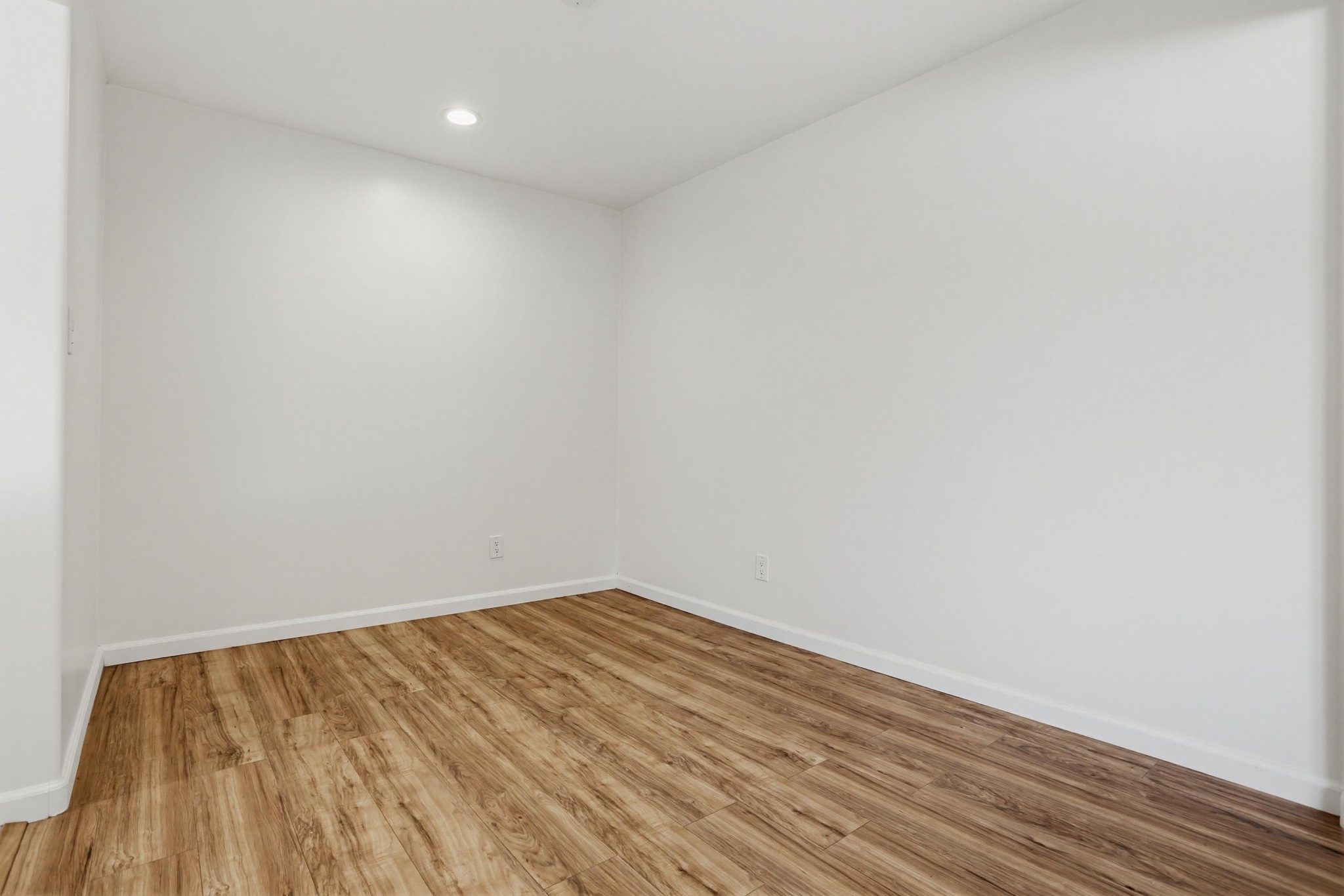 Virtual tour photo 14 of 35 for 5026 70th St