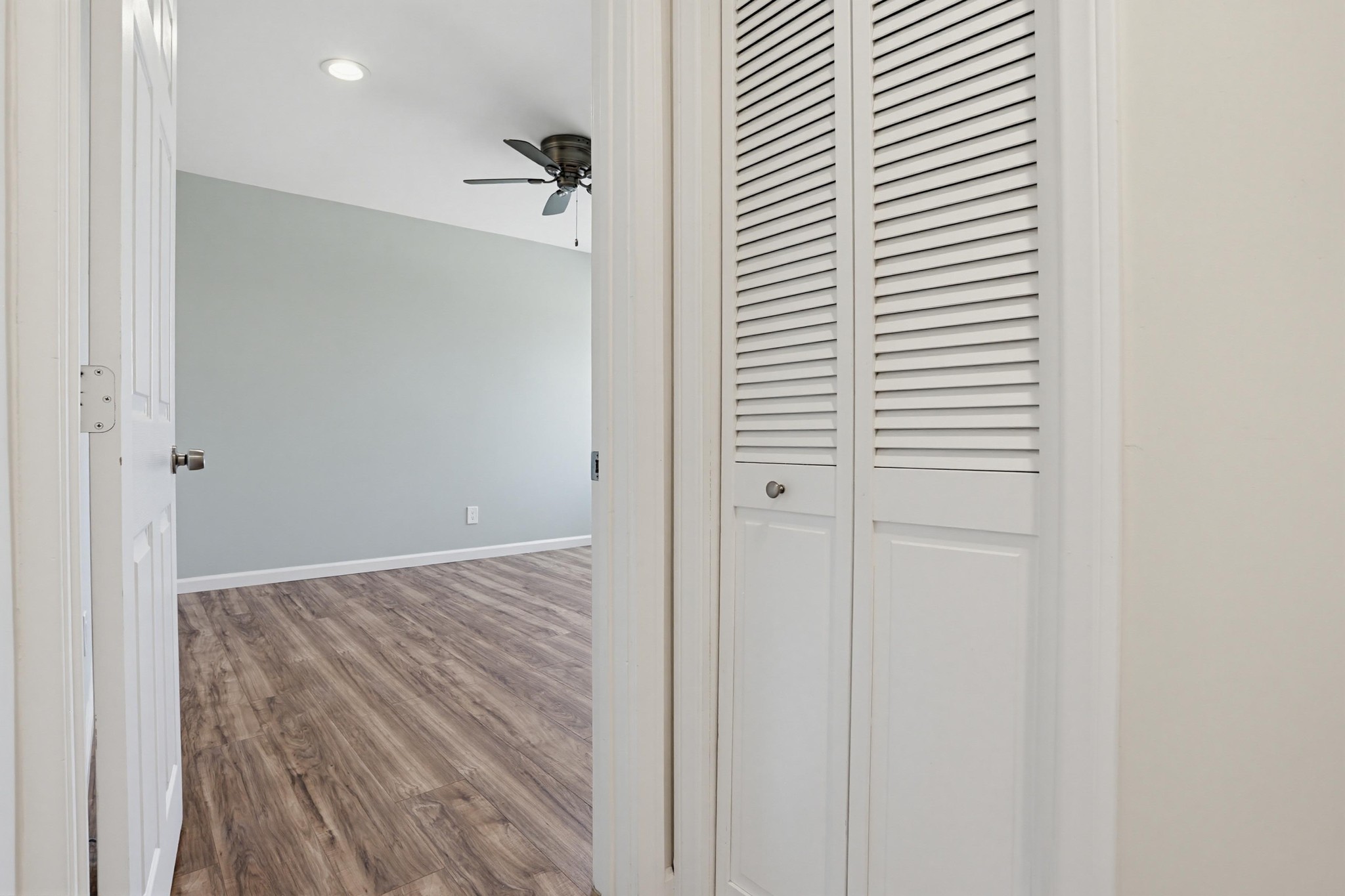 Virtual tour photo 23 of 35 for 5026 70th St